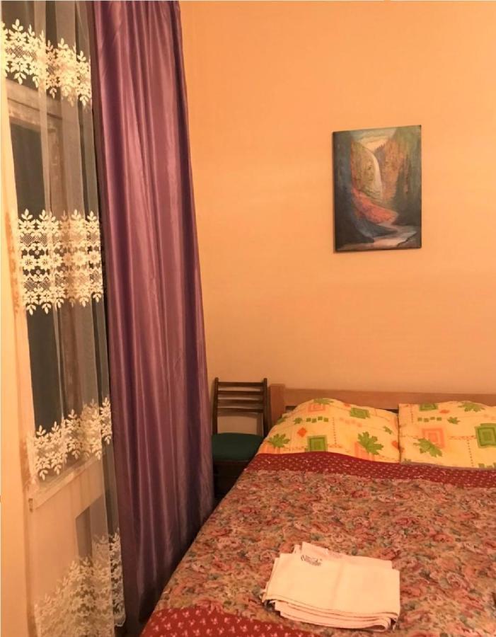 Ambrosador Affittacamere Ambrolauri Esterno foto